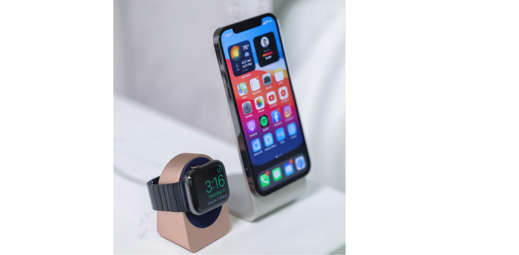 latest 3 in 1 charging station for smartwatch,mobile and earbuds